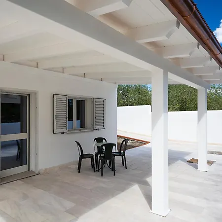 מלון דירות In Orosei, 4 Beds With Air Conditioning